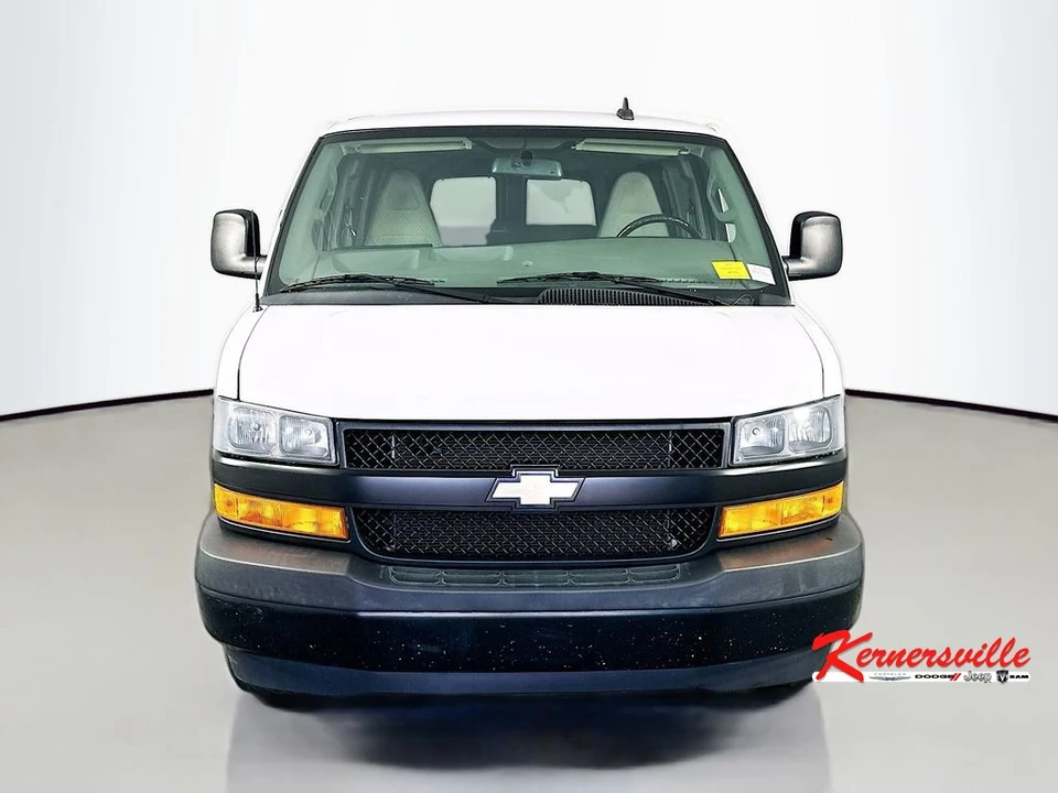 2022 Chevrolet Express - Image 2 of 24