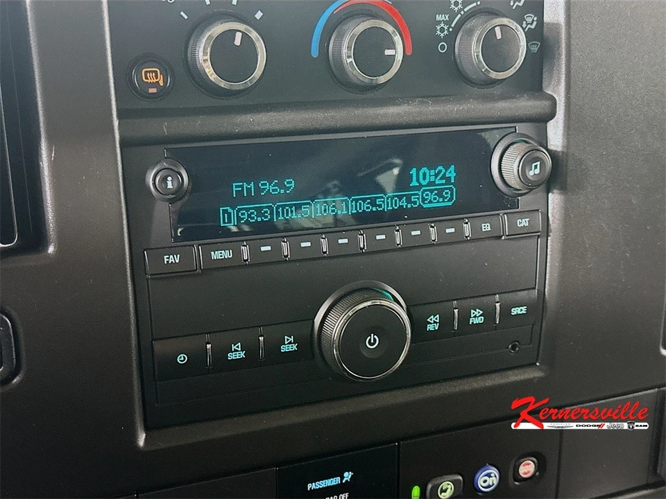 2022 Chevrolet Express - Image 17 of 21