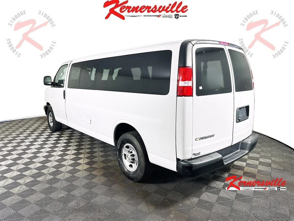 2022 Chevrolet Express - Image 5 of 21
