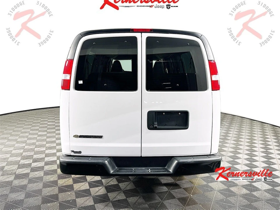 2022 Chevrolet Express - Image 6 of 21