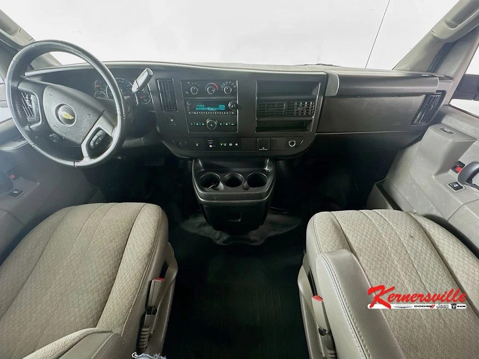 2022 Chevrolet Express - Image 10 of 24