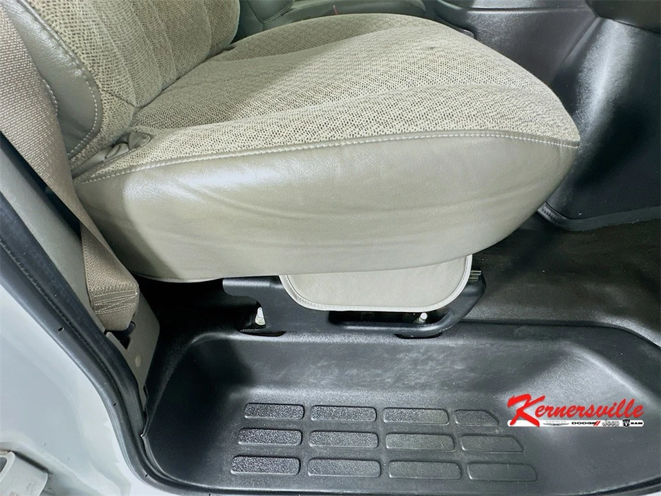2022 Chevrolet Express - Image 21 of 21