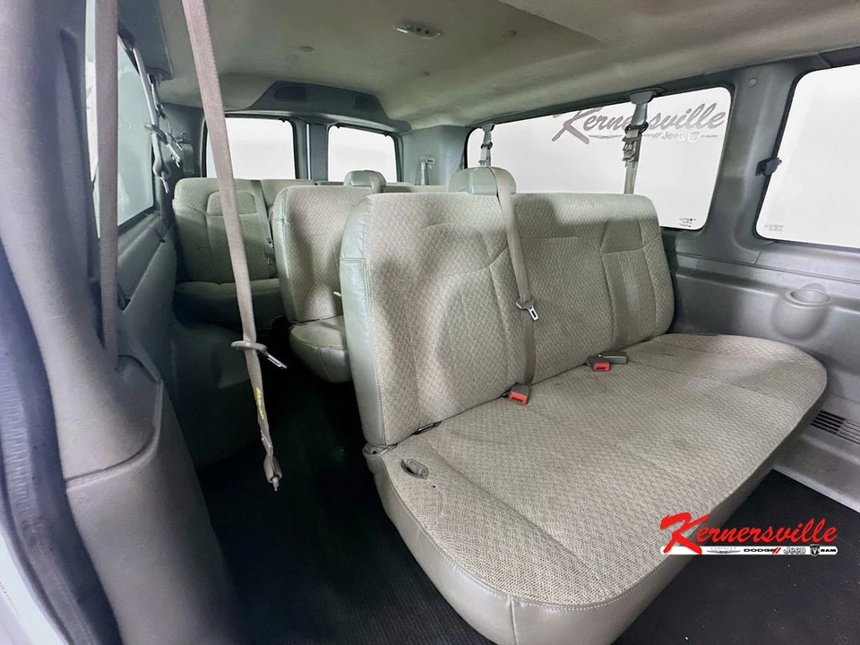 2022 Chevrolet Express - Image 12 of 24