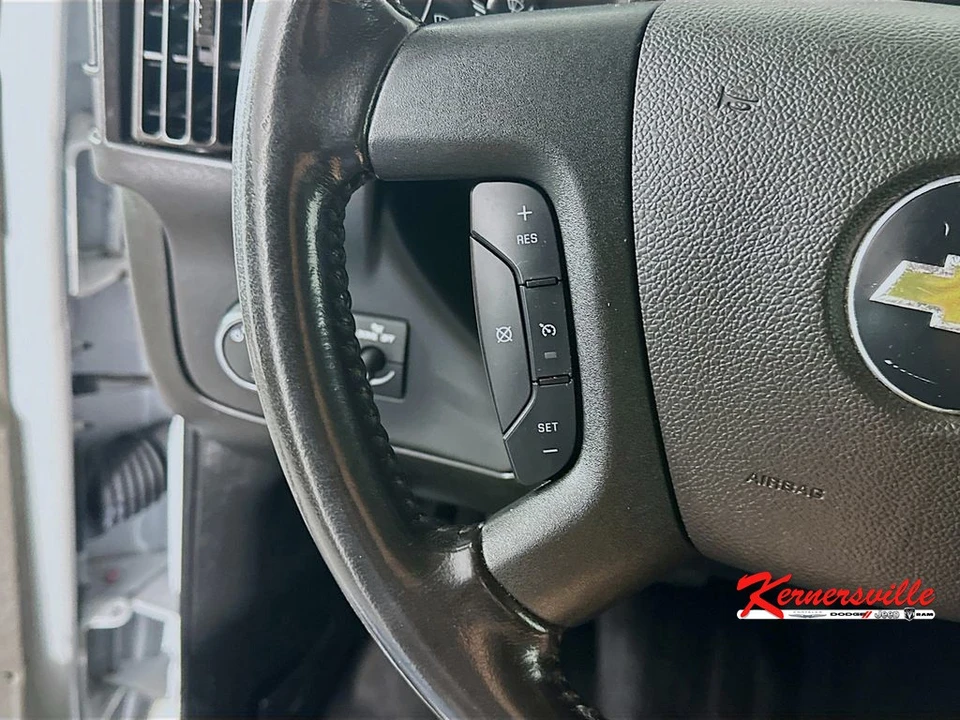2022 Chevrolet Express - Image 23 of 24