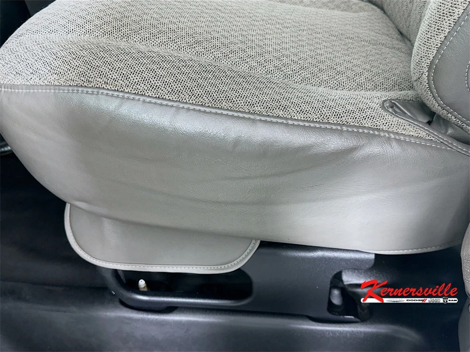 2022 Chevrolet Express - Image 20 of 21