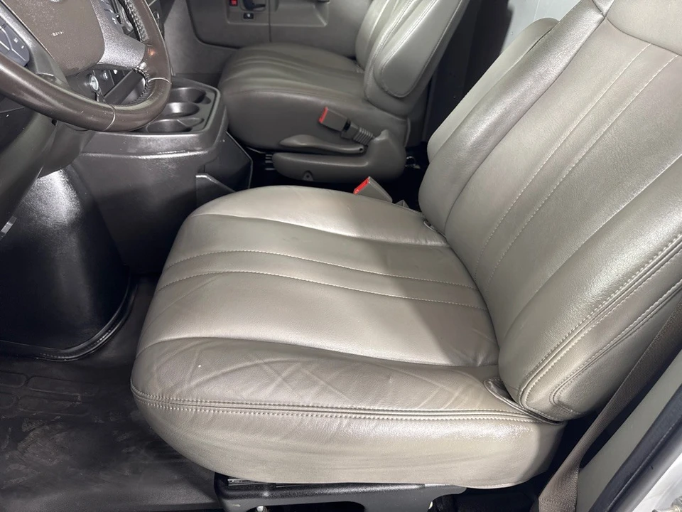 2022 Chevrolet Express - Image 13 of 21