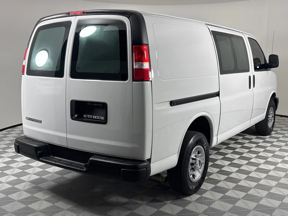 2022 Chevrolet Express - Image 5 of 21