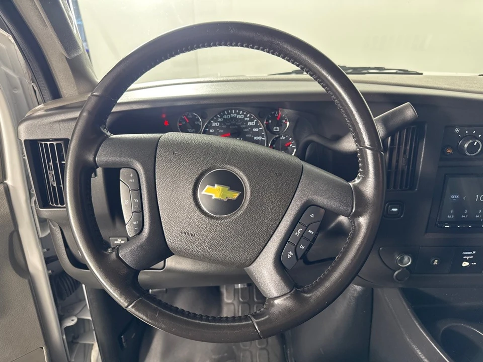 2022 Chevrolet Express - Image 16 of 21