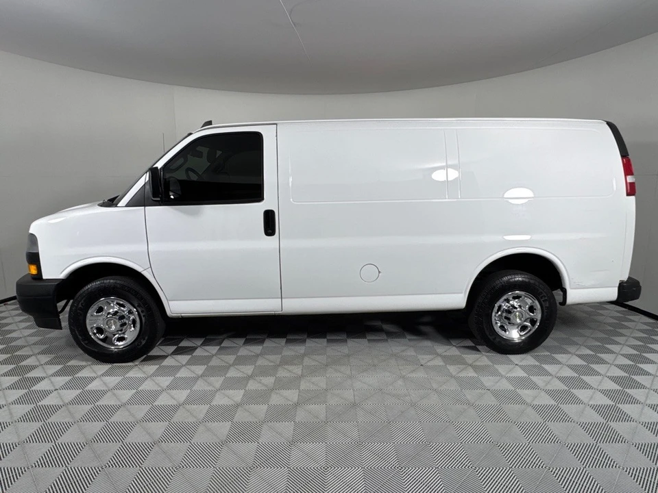 2022 Chevrolet Express - Image 8 of 21