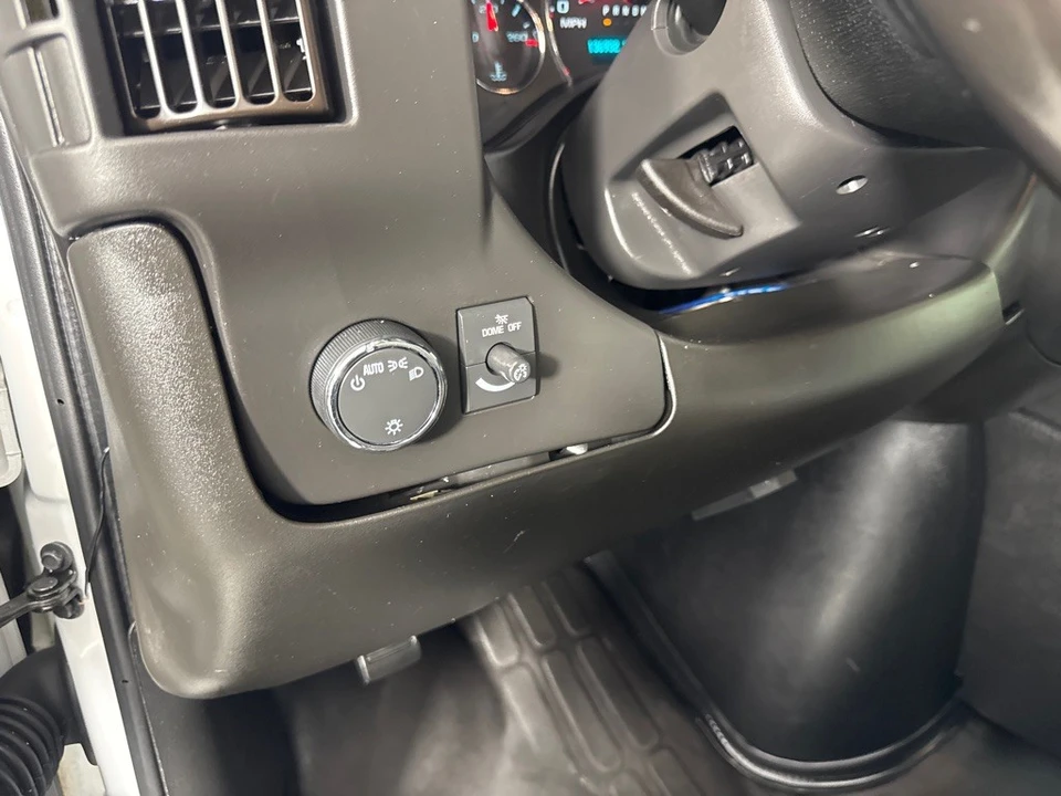 2022 Chevrolet Express - Image 15 of 21
