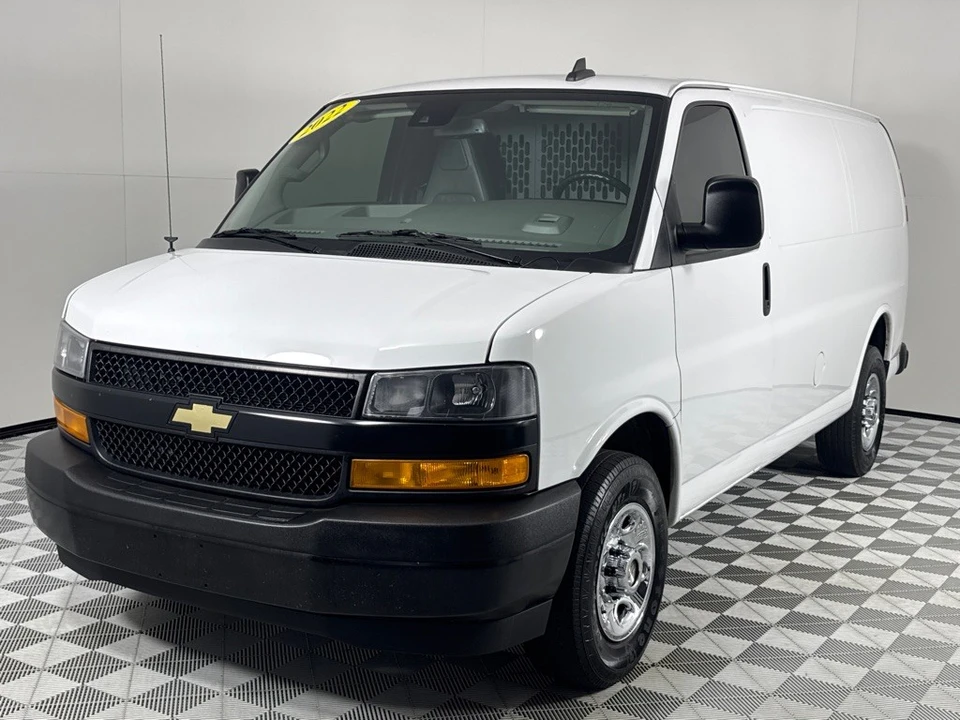 2022 Chevrolet Express - Image 10 of 21
