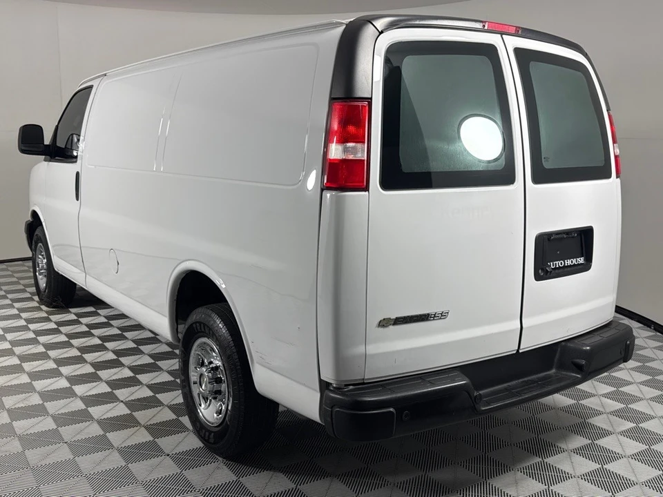 2022 Chevrolet Express - Image 7 of 12