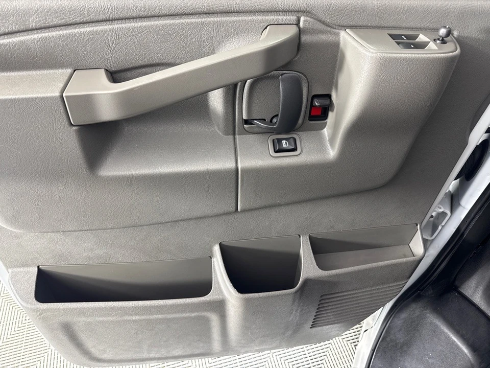 2022 Chevrolet Express - Image 12 of 21
