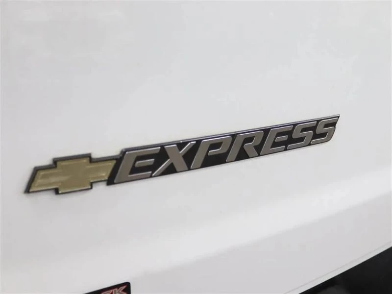 2022 Chevrolet Express - Image 11 of 12
