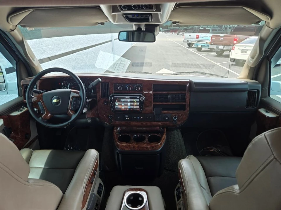 2022 Chevrolet Express - Image 2 of 12