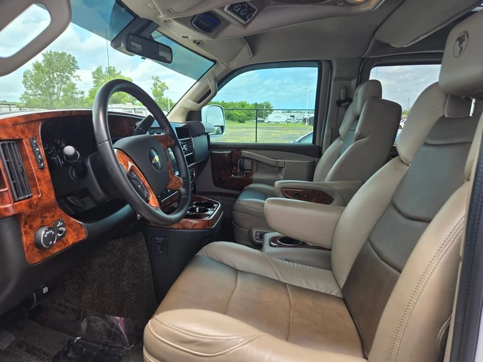 2022 Chevrolet Express - Image 12 of 12