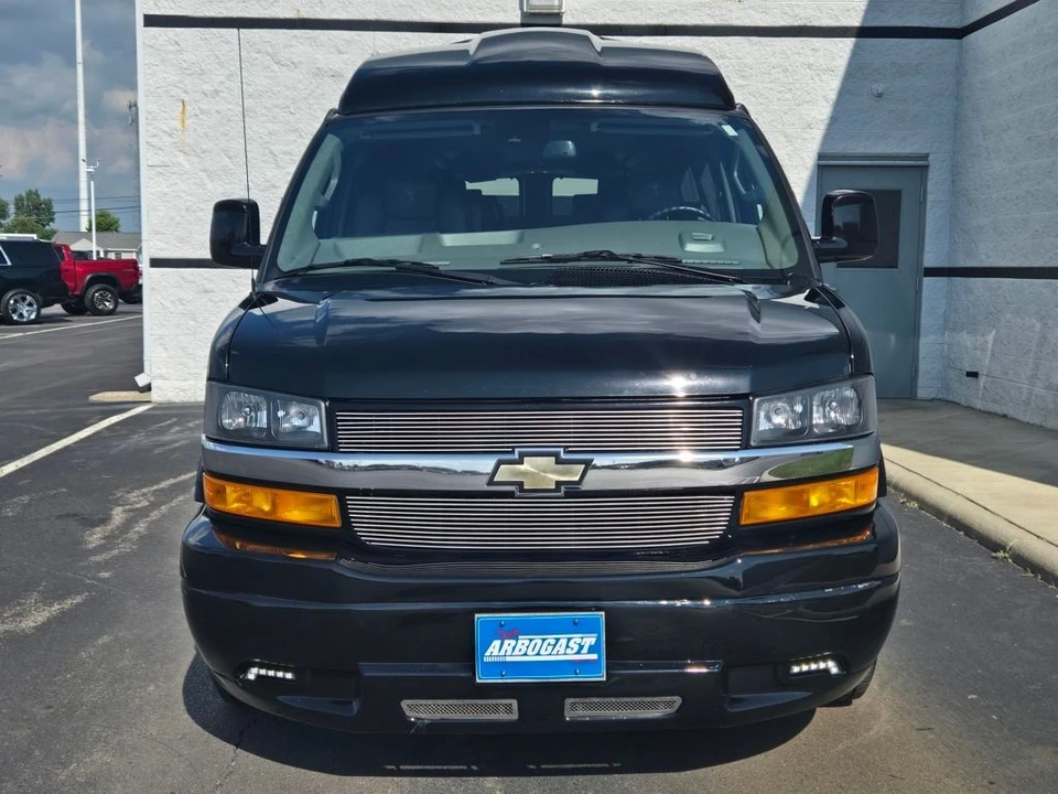 2022 Chevrolet Express - Image 11 of 12