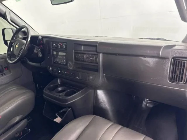 2022 Chevrolet Express - Image 15 of 15