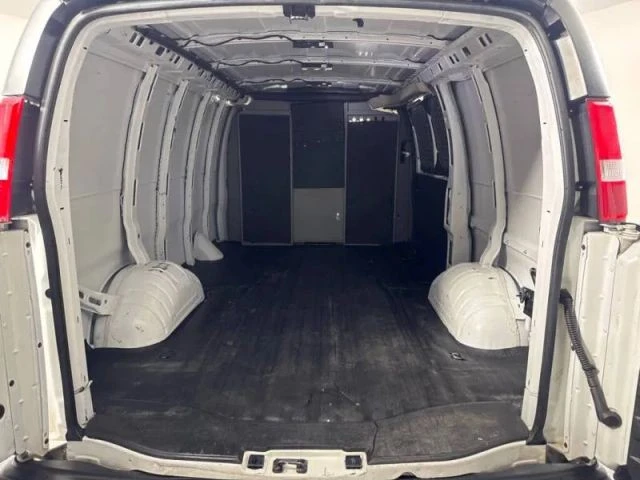 2022 Chevrolet Express - Image 12 of 15