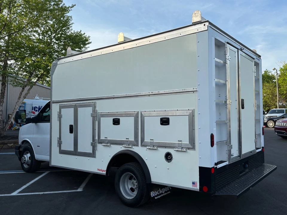 2022 Chevrolet Express - Image 3 of 21
