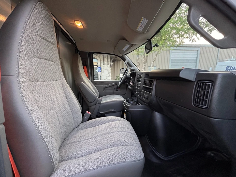 2022 Chevrolet Express - Image 12 of 21