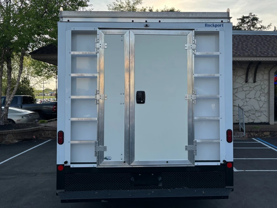 2022 Chevrolet Express - Image 5 of 21