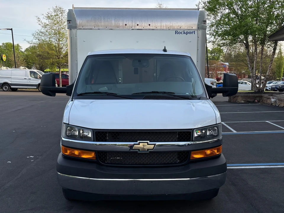2022 Chevrolet Express - Image 6 of 21