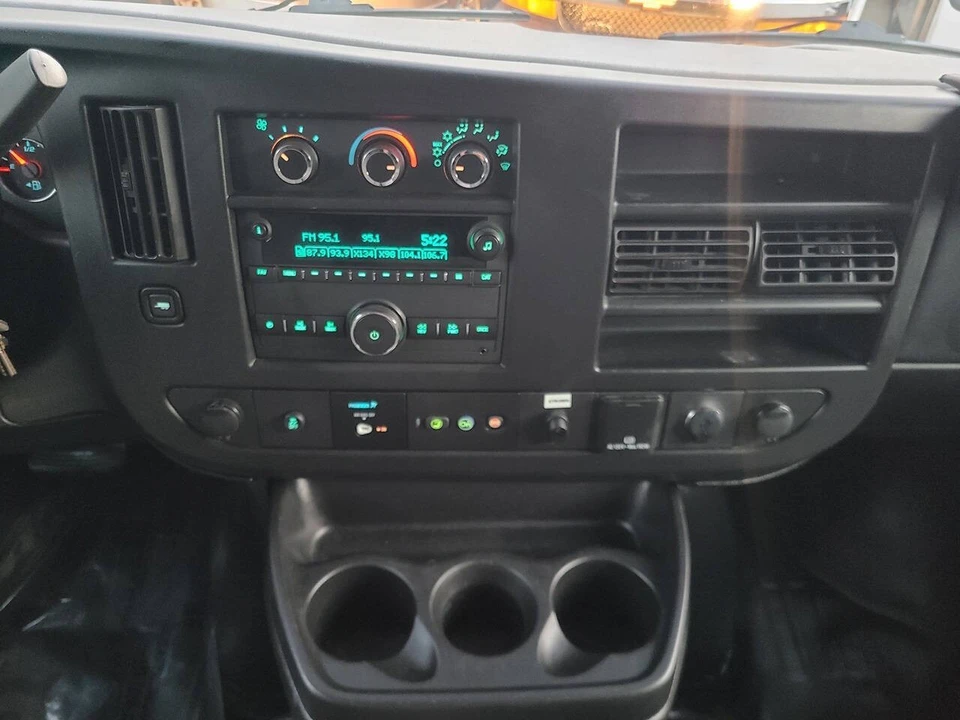 2022 Chevrolet Express - Image 19 of 21