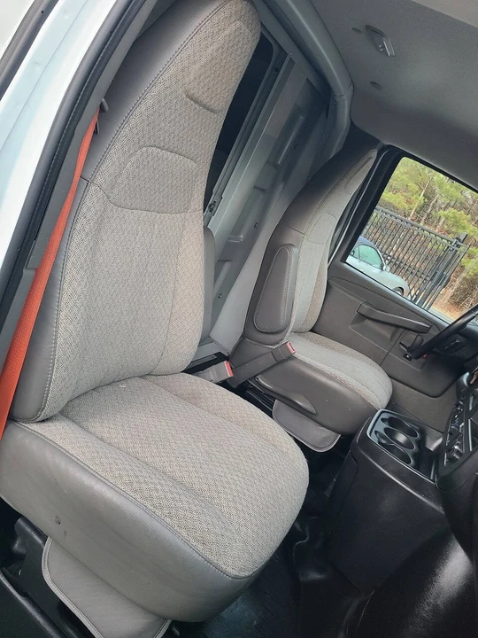 2022 Chevrolet Express - Image 14 of 21