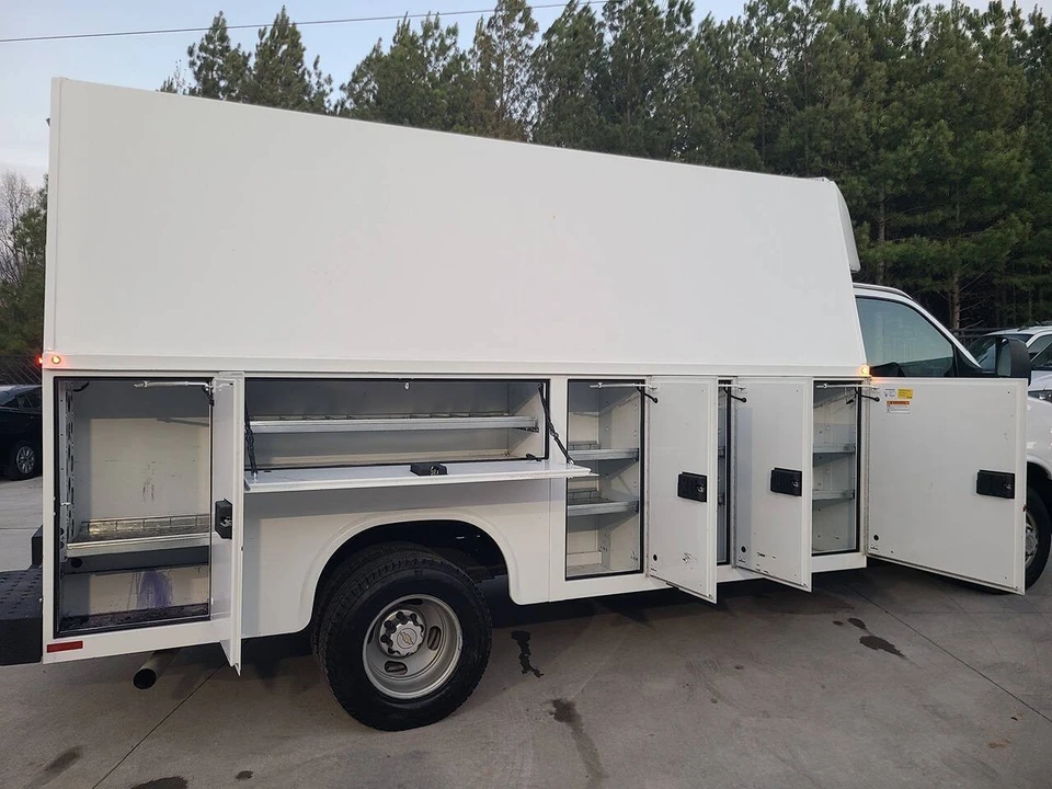 2022 Chevrolet Express - Image 20 of 21