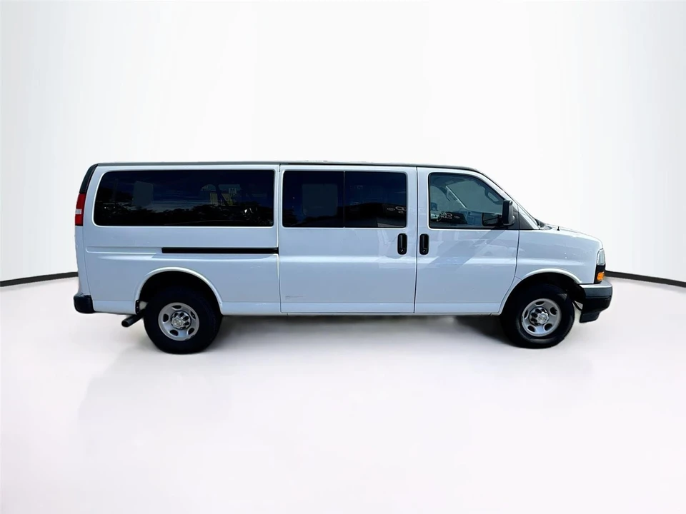 2022 Chevrolet Express - Image 6 of 16