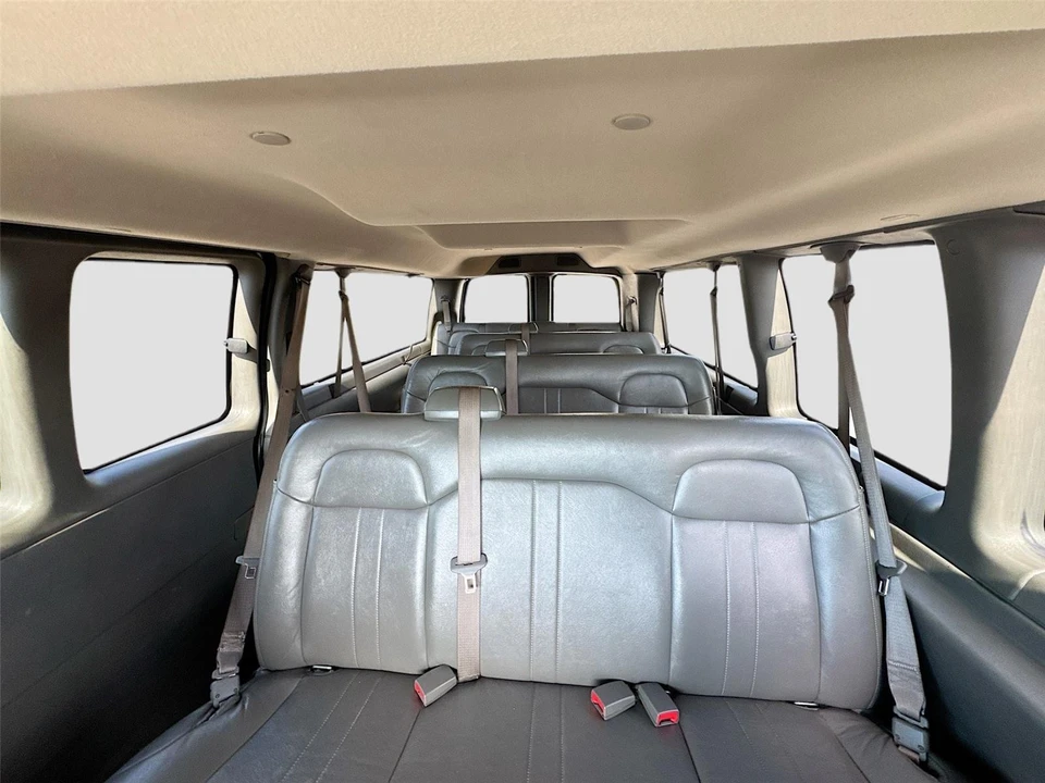 2022 Chevrolet Express - Image 16 of 16