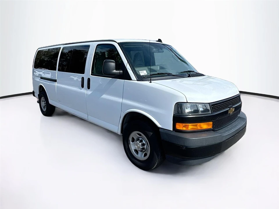 2022 Chevrolet Express - Image 7 of 16