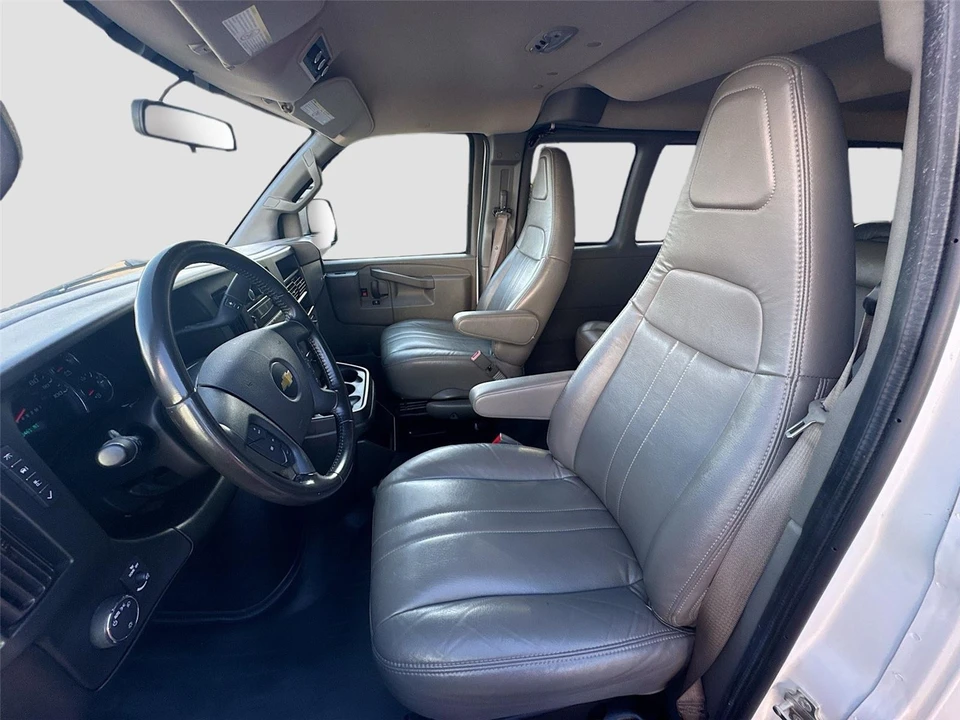 2022 Chevrolet Express - Image 2 of 21