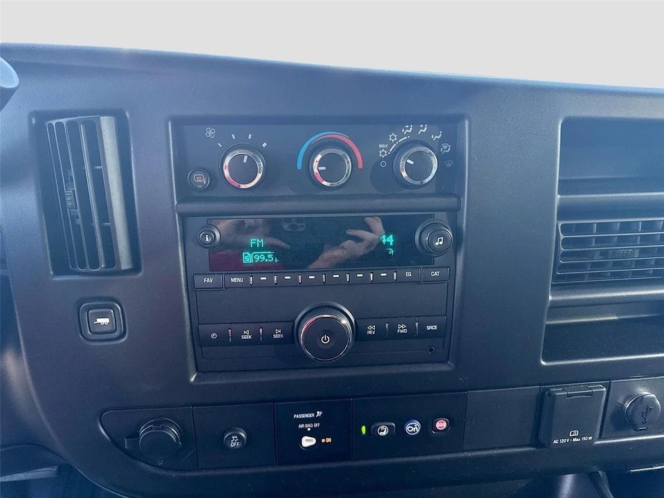2022 Chevrolet Express - Image 9 of 21