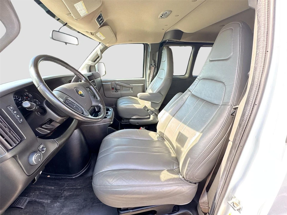 2022 Chevrolet Express - Image 14 of 16