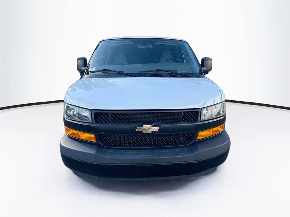 2022 Chevrolet Express - Image 18 of 21