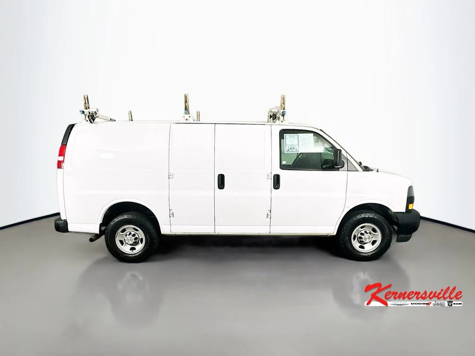 2022 Chevrolet Express - Image 8 of 12