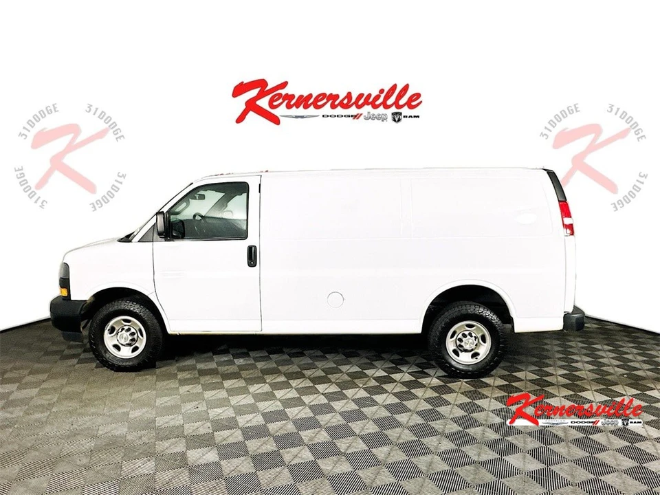 2022 Chevrolet Express - Image 4 of 12