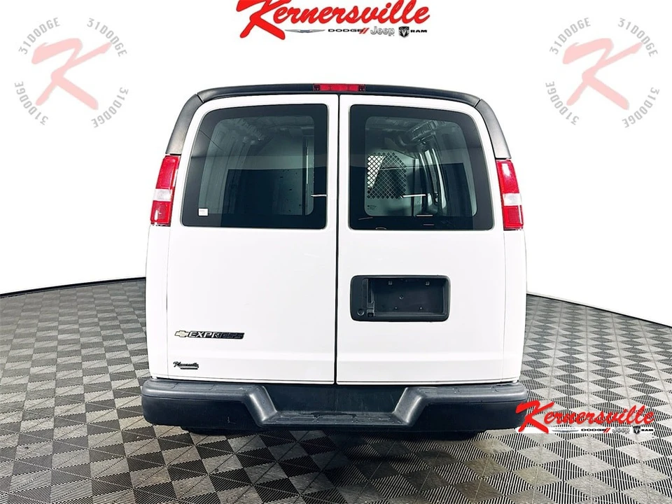 2022 Chevrolet Express - Image 6 of 12