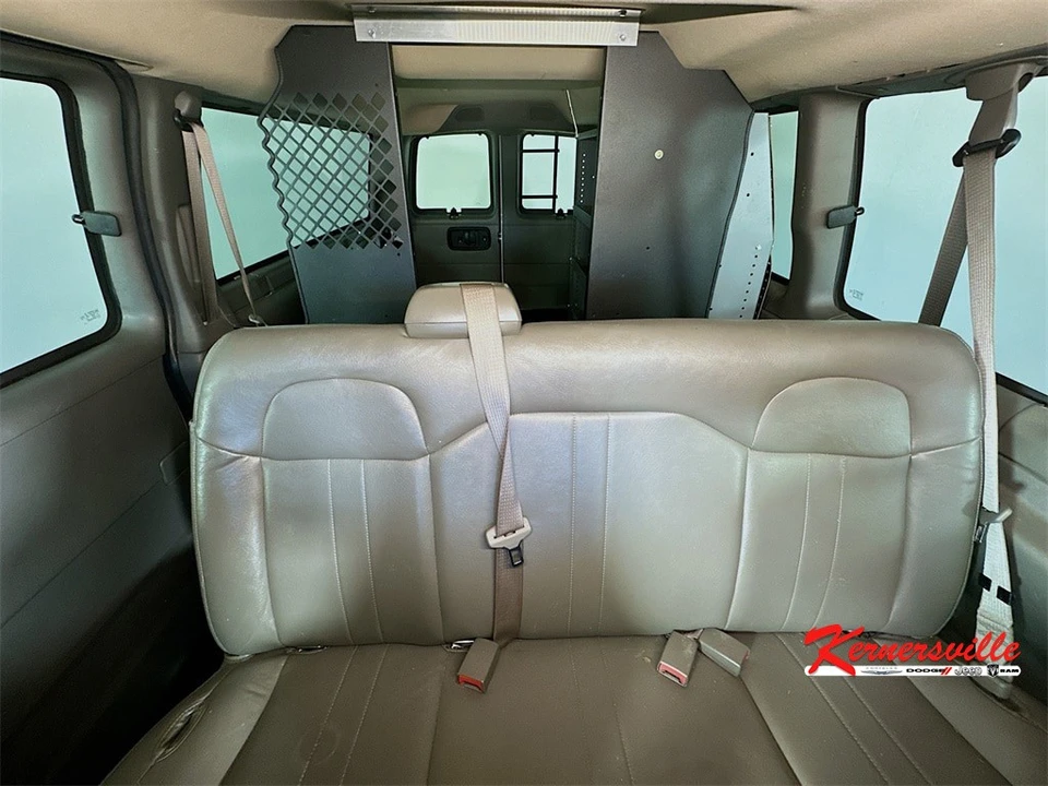 2022 Chevrolet Express - Image 13 of 21
