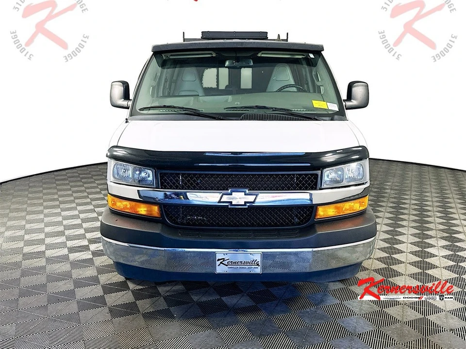 2022 Chevrolet Express - Image 2 of 21