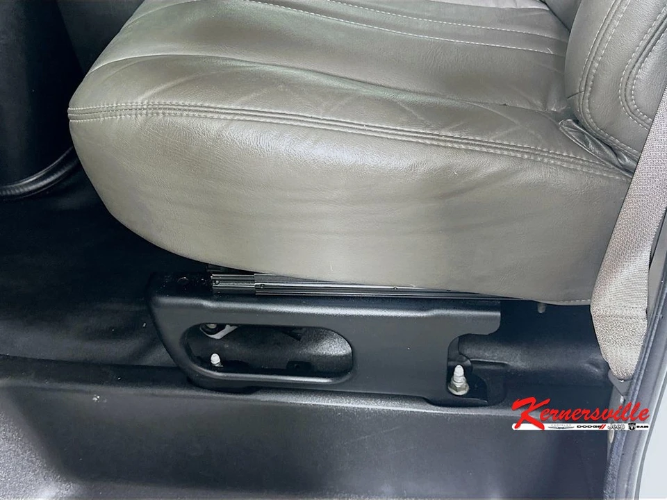 2022 Chevrolet Express - Image 21 of 21