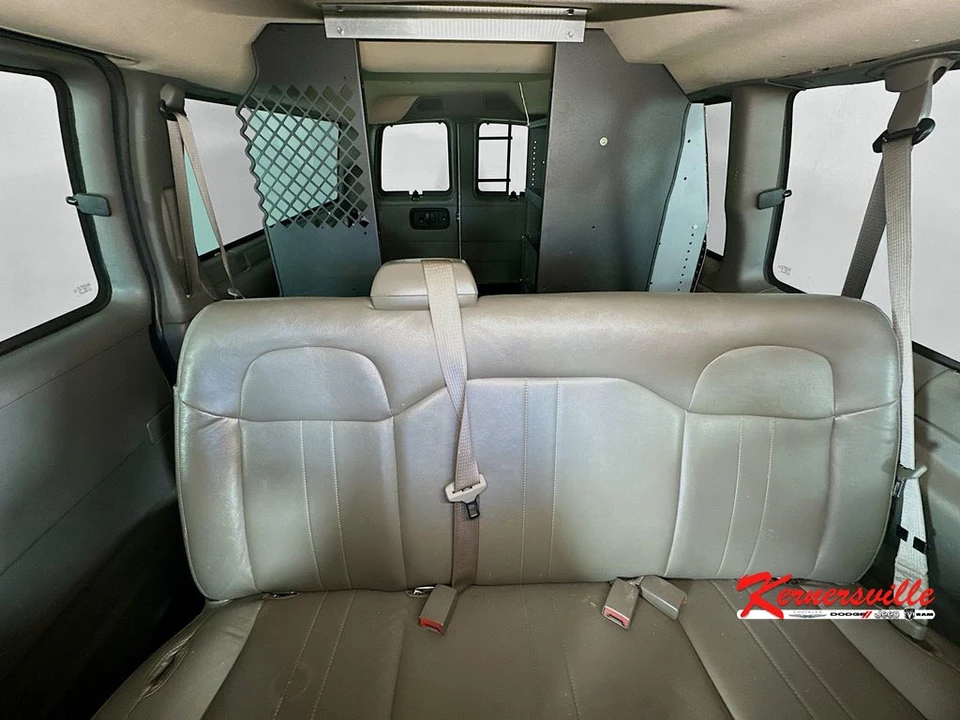 2022 Chevrolet Express - Image 13 of 21
