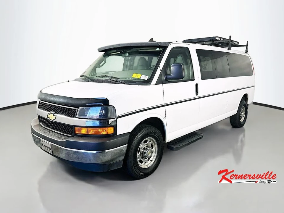 2022 Chevrolet Express - Image 3 of 21