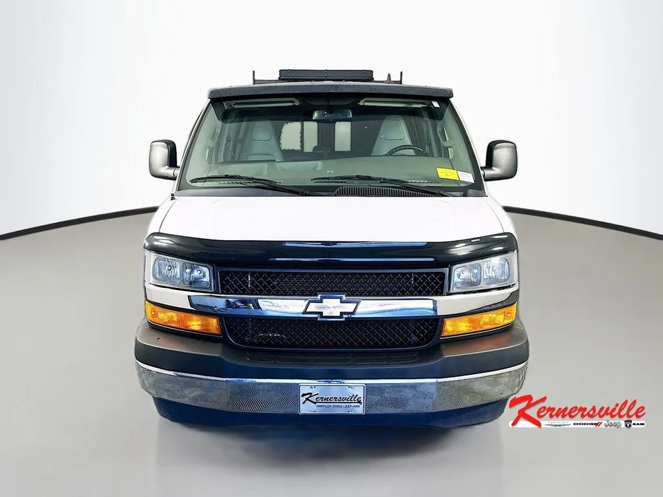 2022 Chevrolet Express - Image 2 of 21