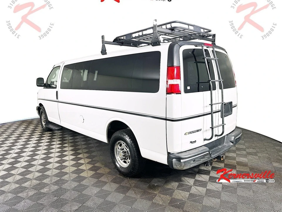 2022 Chevrolet Express - Image 5 of 21