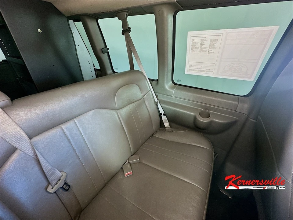 2022 Chevrolet Express - Image 14 of 21