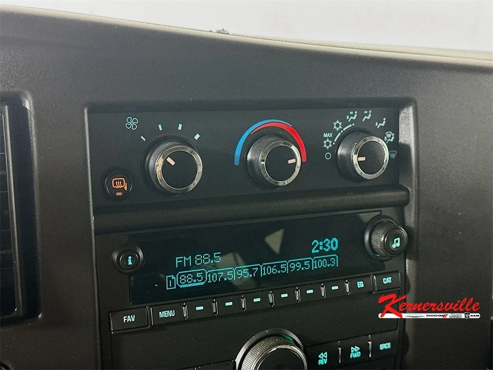 2022 Chevrolet Express - Image 18 of 21