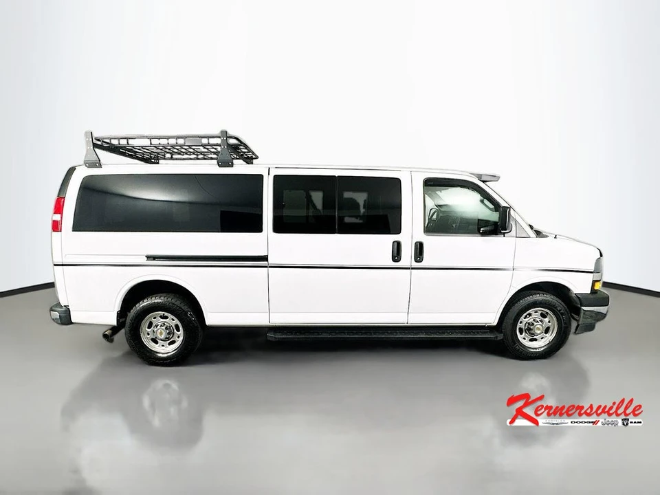 2022 Chevrolet Express - Image 8 of 12